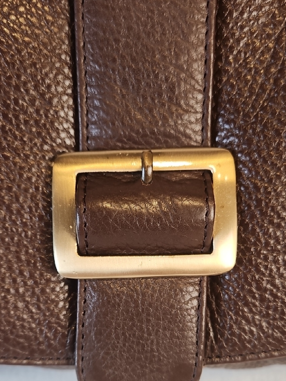 Classic Brown Pebble Genuine Leather Shoulder Bag with Gold Buckle - Picture 4 of 16